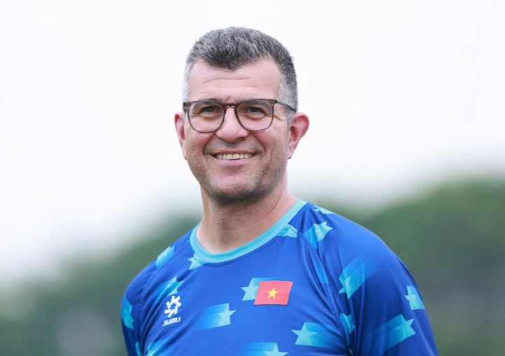 &#x110;T Vi&#x1EC7;t Nam c&#xF4;ng b&#x1ED1; t&#xE2;n HLV tr&#x1B0;&#x1EDF;ng, ch&#x1ED1;t th&#x1EDD;i gian h&#x1ED9;i qu&#xE2;n cho VCK Asian Cup