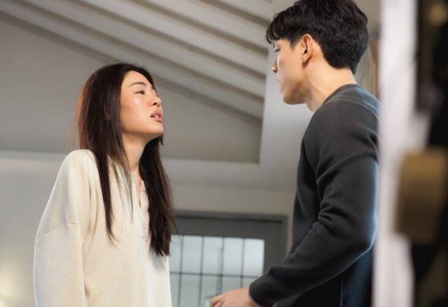 Chồng phá sản, đẩy vợ con trở lại nhà mẹ chồng, khi lý do hé lộ, tôi không thể đứng vững!