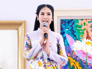 Ngọc Hân dành nhiều tâm huyết cho triển lãm áo dài tại Dubai