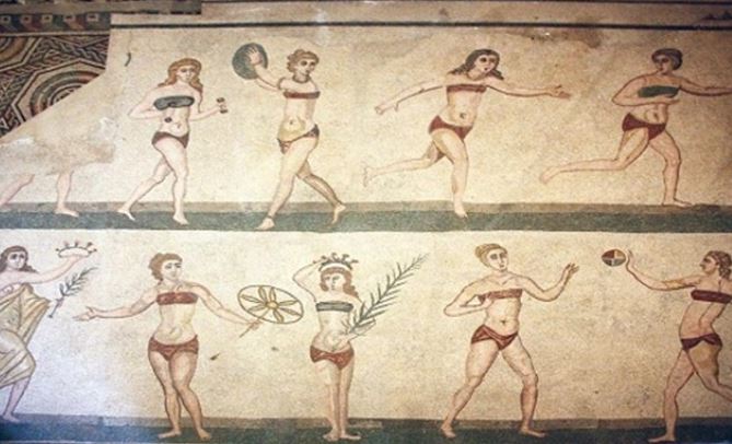 Thời cổ đại không có đồ lót, phụ nữ phải che chắn vùng nhạy cảm theo cách không ngờ đến