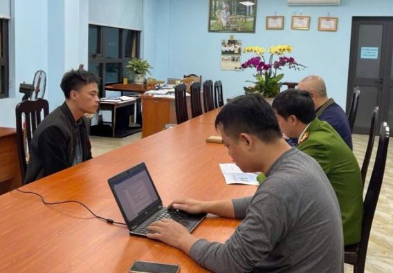 Tin mới nhất vụ shipper khuyết tật nhận 20 cú đánh, đấm trong 30 giây: Tài xế Lexus vừa nhận tin dữ