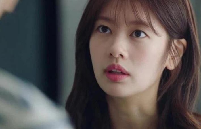 M&#x1EB9; ch&#x1ED3;ng b&#xEA;nh v&#x1EF1;c con trai ngo&#x1EA1;i t&#xEC;nh, n&#xE0;ng d&#xE2;u cay &#x111;&#x1EAF;ng v&#x1EA1;ch tr&#x1EA7;n s&#x1EF1; th&#x1EAD;t &#x111;&#x1ED9;ng tr&#x1EDD;i khi&#x1EBF;n c&#x1EA3; nh&#xE0; s&#x1EE5;p &#x111;&#x1ED5;