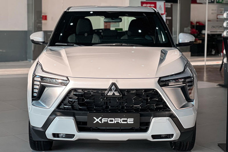 Mitsubishi Xforce giảm giá mạnh, quyết so kè với Toyota Yaris Cross