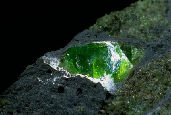 Mỹ tuyên bố sở hữu 'kho báu' quý hơn vàng đủ để dẫn đầu cuộc đua năng lượng, chỉ cần 2% đã đủ cung cấp nhiên liệu sạch cho thế giới trong 200 năm