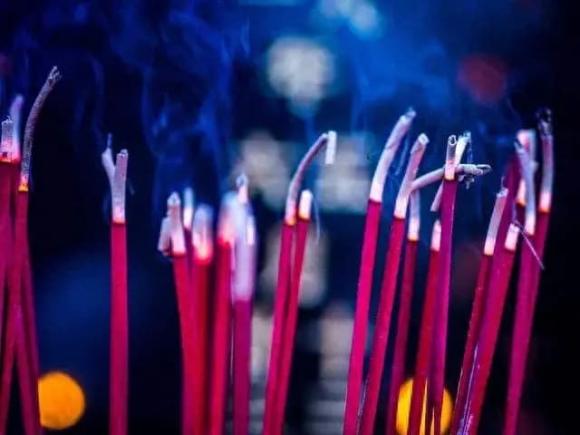 Đi chùa cầu an nên đi vào buổi sáng hay buổi chiều để linh thiêng nhất?