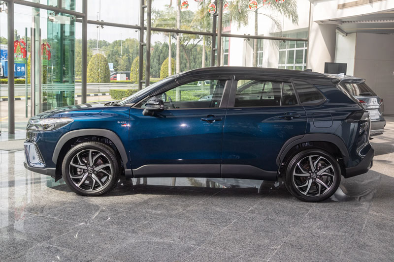 Toyota Corolla Cross 2025 trình làng: Chỉ có biến thể hybrid, giá 954 triệu đồng