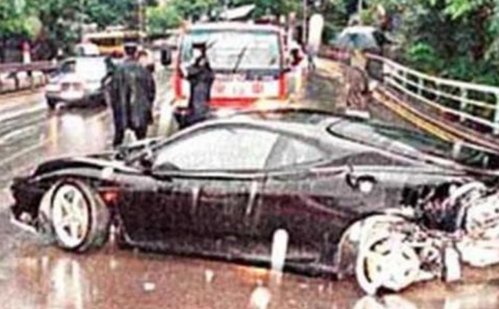 Sao 'Hoàn Châu Cách Cách' có số phận bi thảm nhất, qua đời vì tai nạn ô tô ở tuổi 28, giờ đây cả gia đình chỉ còn lại một mình mẹ cô