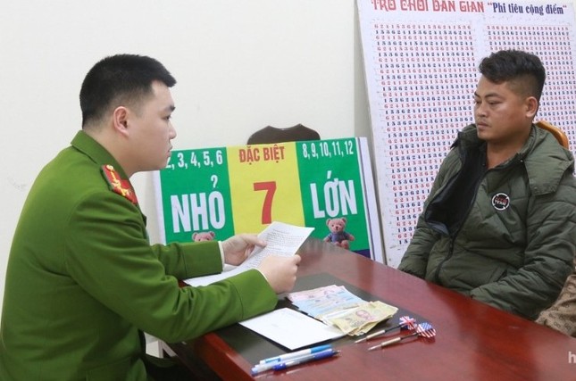 Phát hiện vụ đánh bạc tinh vi ở lễ hội