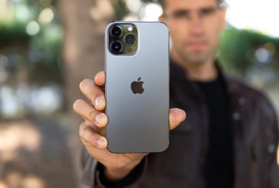 iPhone 13 Pro Max rẻ như bèo sau Tết, cực phẩm viền thép 3 mắt sang không kém iPhone 16 Pro Max