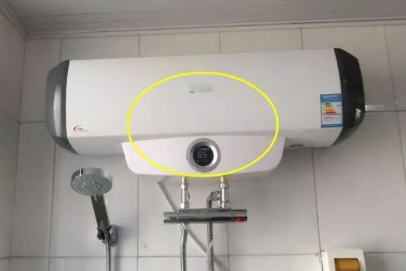 Sau khi s&#x1EED; d&#x1EE5;ng b&#xEC;nh n&#x1B0;&#x1EDB;c n&#xF3;ng, &#x111;&#x1ED9;ng th&#xE1;i nh&#x1ECF; n&#xE0;y c&#xF3; th&#x1EC3; ti&#x1EBF;t ki&#x1EC7;m &#x111;&#x1B0;&#x1EE3;c m&#x1ED9;t n&#x1EED;a ti&#x1EC1;n &#x111;i&#x1EC7;n