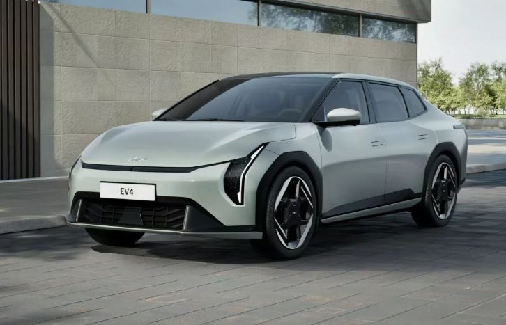 Ô tô điện Kia EV4 lộ thiết kế ngoại thất trước 'giờ G'
