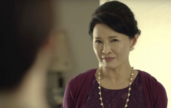 N&#xE0;ng d&#xE2;u g&#x1EB7;p m&#x1EB9; ch&#x1ED3;ng c&#x169; trong b&#x1EC7;nh vi&#x1EC7;n: Cu&#x1ED9;c &#x111;&#x1ED1;i &#x111;&#x1EA7;u &#x111;&#x1EA7;y cay &#x111;&#x1EAF;ng