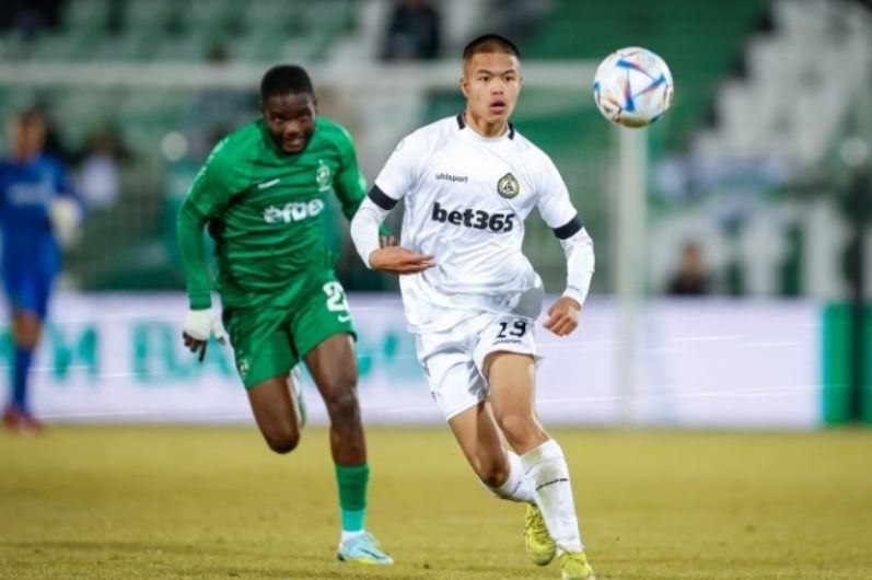 Ngôi sao Việt kiều gây sốt tại châu Âu, HLV Kim Sang-sik tìm ra 'truyền nhân' của Quang Hải cho ĐT Việt Nam?