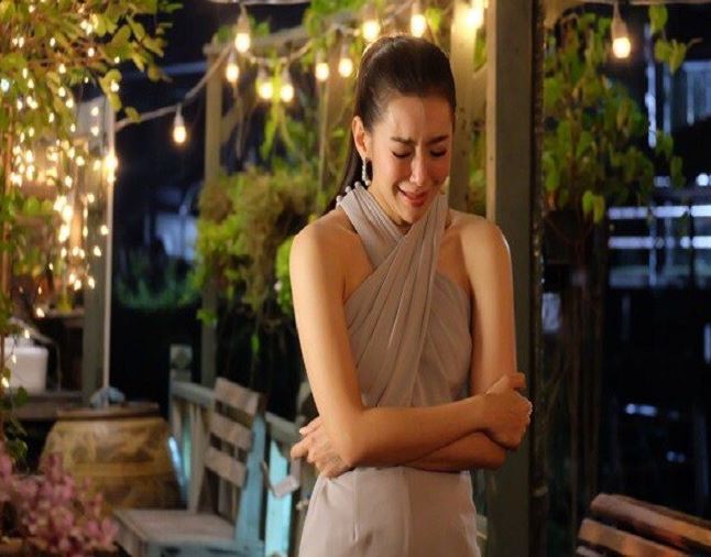 Nhìn đĩa cá hồi nướng chồng lập tức đòi ly hôn nhưng câu nói của tôi khiến anh tái mặt