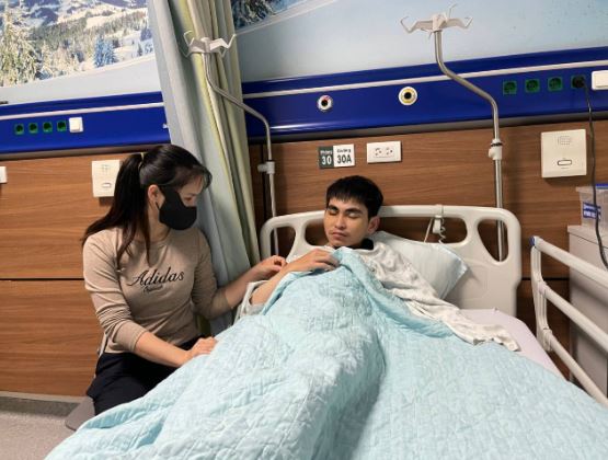 Tin mới nhất vụ nam shipper bị tài xế Lexus đánh: Người vợ đau đớn khi phải chứng kiến chồng làm điều này?