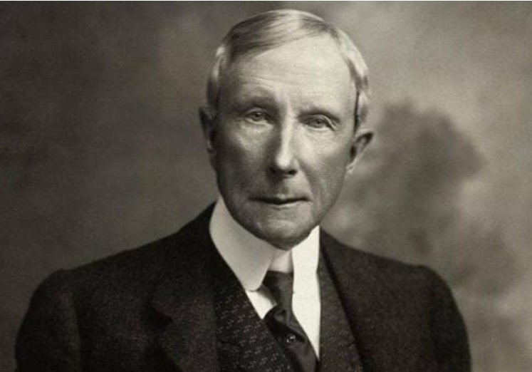 Tỷ phú đầu tiên trên trái đất nói thẳng: Đừng lúc nào cũng nói ‘thất bại là mẹ thành công’, nhớ rằng con lợn cũng có thể trèo cây nếu được ngợi khen!