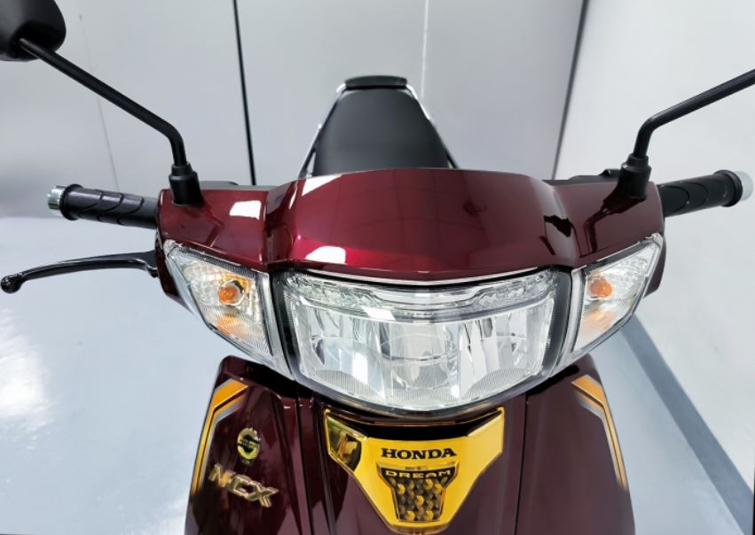 ‘Huyền thoại xe số’ Honda Dream 125 2025 về Việt Nam có số máy ‘lục quý’ 1: Hàng cực độc, giá 'chát'