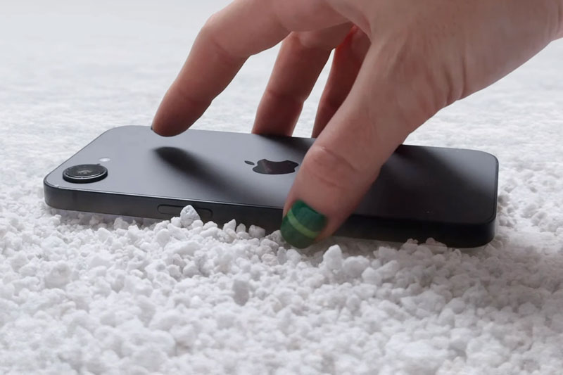 iPhone 16e chính thức ra mắt với chip A18 và modem nội bộ đầu tiên của Apple, giá từ 16,99 triệu tại Việt Nam