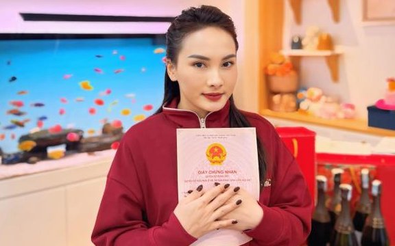 Bảo Thanh tậu xe mới, sở hữu thêm sổ đỏ năm 2025, nữ diễn viên kiếm tiền từ đâu khi không đóng phim?