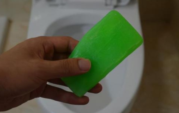 Chỉ cần bỏ một thứ đơn giản này vào bồn cầu, bạn có thể giữ cho nó sạch sẽ suốt cả năm mà không cần phải cọ rửa thường xuyên