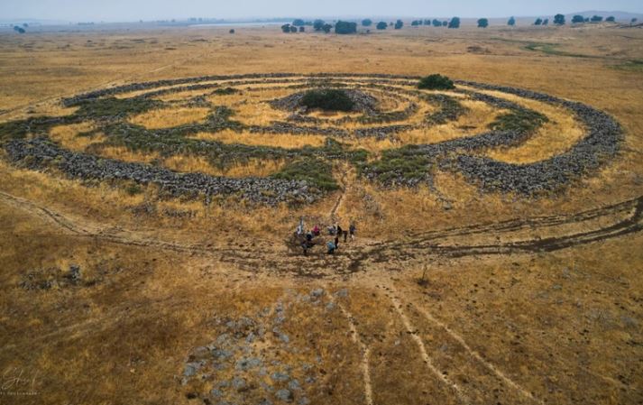 Rujm el-Hiri: "Bánh xe ma quái" đã tự xoay 40 mét kể từ khi nó được xây dựng cách đây 5.000 năm