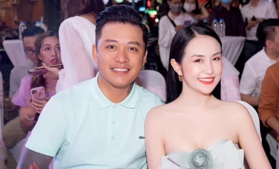 Lí do Tuấn Hưng không để vợ một mình ở miền Nam khiến dân tình 'cười bò'