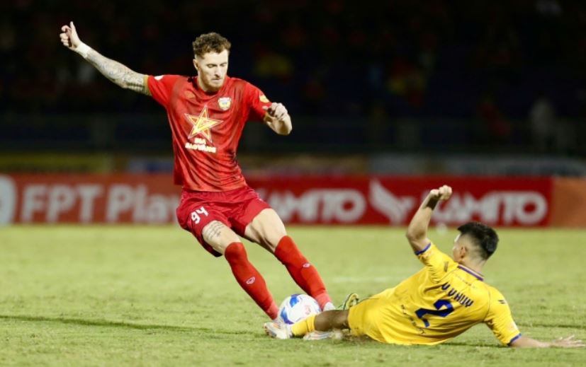 Ngoại binh V.League báo tin kém vui cho HLV Kim Sang-sik, hết cửa lên ĐT Việt Nam