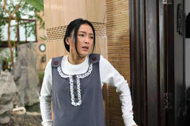 M&#x1EB9; ch&#x1ED3;ng h&#xF9;ng h&#x1ED5; &#x111;i b&#x1EAF;t v&#x1EA1; cho con g&#xE1;i, ai ng&#x1EDD; mu&#x1ED1;i m&#x1EB7;t ra v&#x1EC1;!