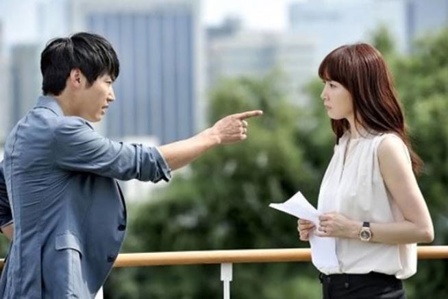 Chồng lắp camera khắp nhà chỉ vì nghe một câu nói về mẹ vợ khiến tôi phẫn uất viết đơn ly hôn