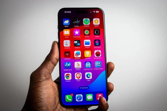 Xuất hiện loại virus tấn công iPhone, tự động lấy hình ảnh, thông tin nhạy cảm của người dùng