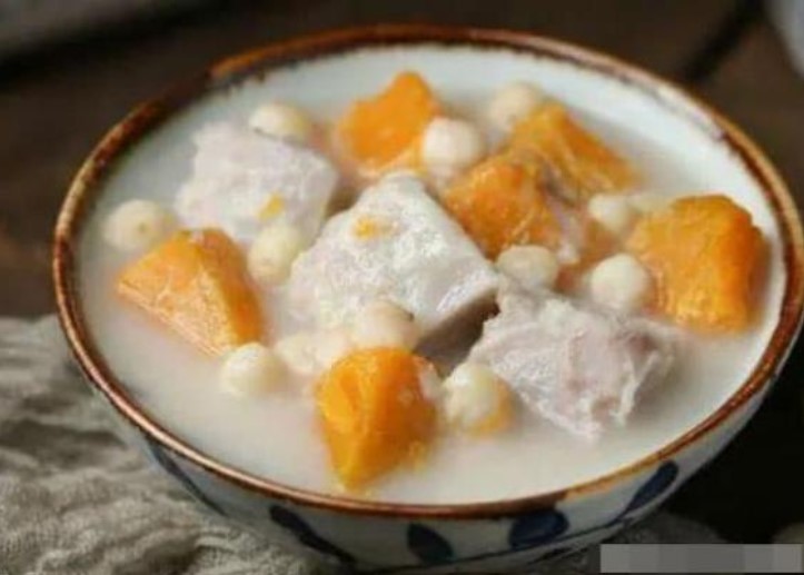 Hầm bí ngô và thứ này cùng nhau tương đương như 'thuốc nhuận tràng tự nhiên', phân sẽ được thải ra ngoài đúng thời gian, mùi hôi miệng sẽ biến mất