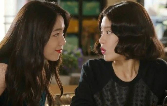 C&#xF9;ng c&#x1EA3;nh l&#xE0;m d&#xE2;u, nh&#x1B0;ng s&#x1ED1; ph&#x1EAD;n t&#xF4;i v&#xE0; em d&#xE2;u l&#x1EA1;i kh&#xE1;c nhau m&#x1ED9;t tr&#x1EDD;i m&#x1ED9;t v&#x1EF1;c