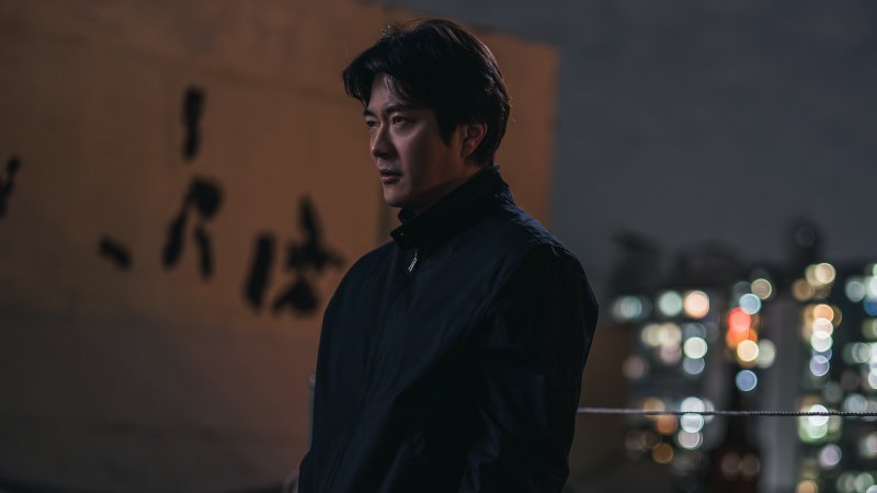 Kwon Sang Woo hoá sát thủ 'nhọ' nhất Hàn Quốc, tiếp tục 'ăn hành' tả tơi trong phim mới