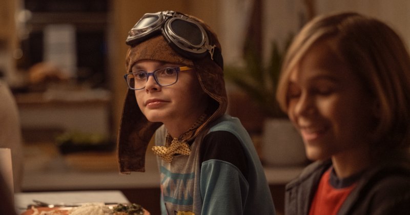 Zachary Levi lột xác khỏi hình tượng hài hước, kể câu chuyện gia đình ấm áp và đầy cảm hứng trong 'Bước chân dũng cảm'