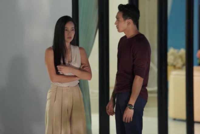 Biết vợ vừa nhận tiền thai sản, chồng liền chỉ vào căn nhà của bố mẹ chồng rồi hỏi vợ có cắn rứt lương tâm không?