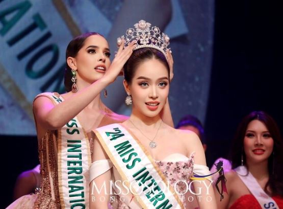 Một hoa hậu quốc tế của Việt Nam vừa lập kỷ lục mới, vào top 50 Hoa hậu đẹp nhất thế giới