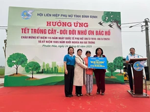Hội Nữ doanh nhân Bình Định tặng mái ấm tình thương cho phụ nữ khó khăn