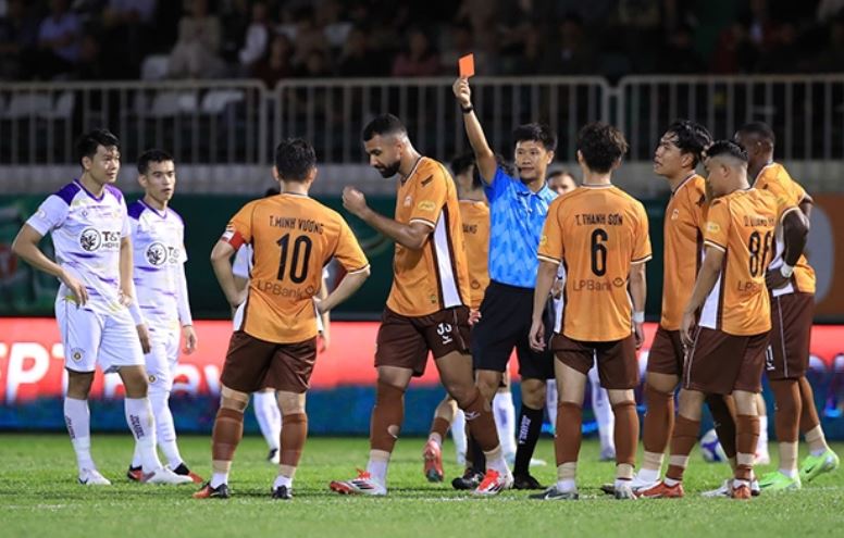 HAGL trái lệnh bầu Đức, lập kỷ lục đáng xấu hổ ở V.League