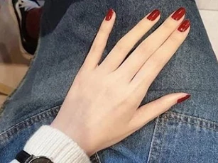 Bàn tay phụ nữ sở hữu 4 đặc điểm này cho thấy dấu hiệu của mệnh phu nhân, cả đời giàu sang phú quý