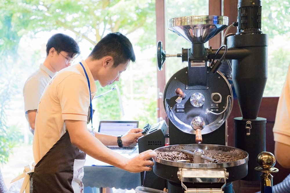 36 nghệ nhân tranh tài tại cuộc thi rang cà phê đặc sản Việt Nam 2025