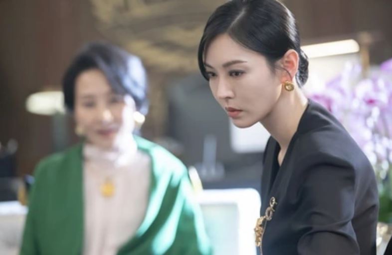 M&#x1EB9; ch&#x1ED3;ng gi&#xE0;nh gi&#x1EAD;t t&#x1EE7; &#x111;&#x1EF1;ng &#x111;&#x1ED3; c&#x1EE7;a ch&#xE1;u s&#x1A1; sinh: H&#xE0;nh &#x111;&#x1ED9;ng g&#xE2;y ph&#x1EAB;n n&#x1ED9;!