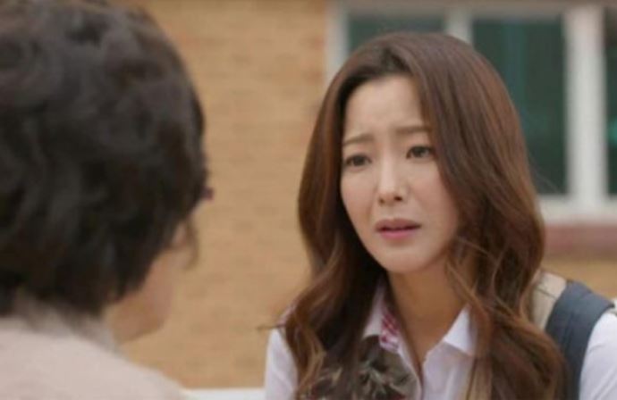 M&#x1EB9; ch&#x1ED3;ng &quot;h&#x1EE9;a su&#xF4;ng&quot; tr&#x1EA3; l&#x1EA1;i v&#xE0;ng c&#x1B0;&#x1EDB;i, con d&#xE2;u &#x111;i sinh m&#x1EDB;i v&#x1EE1; l&#x1EBD; s&#x1EF1; th&#x1EAD;t ph&#x169; ph&#xE0;ng