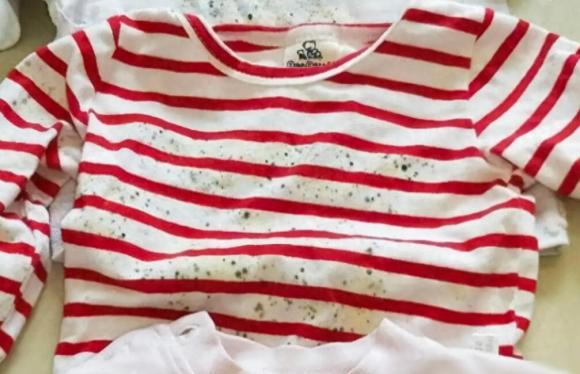 Làm thế nào để giặt sạch quần áo bị ố vàng và mốc? Một mẹo giúp bạn thực hiện được điều đó