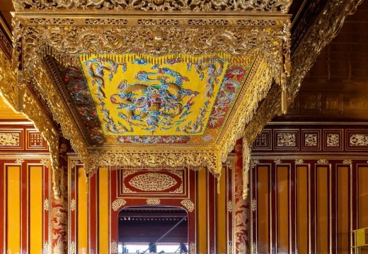 'Tàng lọng' che ngai vàng các vị vua triều Nguyễn ra sao sau khi trùng tu?