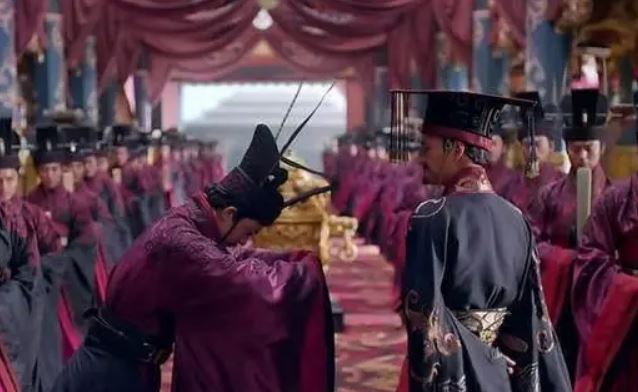 Vì sao các triều đại cổ đại không thể tồn tại quá 300 năm? Ba nguyên nhân chí mạng