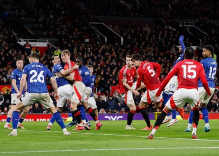 Man United bất ngờ dẫn đầu Ngoại hạng Anh, Ruben Amorim tìm ra công thức chiến thắng