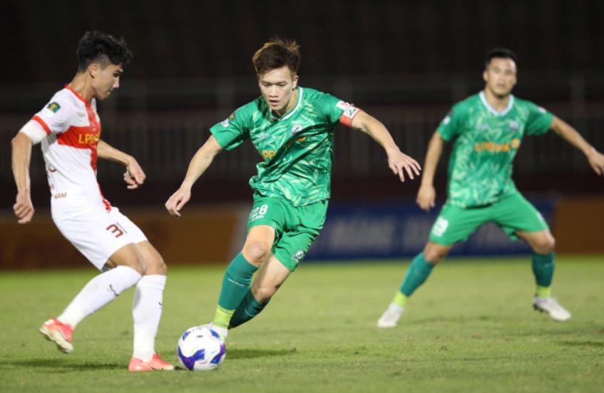 Đội bóng của Hoàng Đức lập kỷ lục chưa từng có, Công Phượng nhận tin dữ trước ngày tái xuất sân cỏ