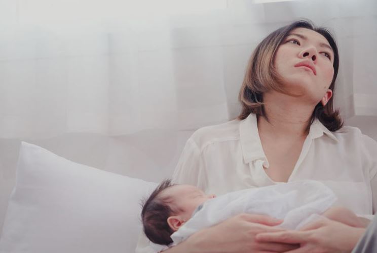 V&#x1EEB;a v&#x1B0;&#x1EE3;t c&#x1EA1;n ch&#x1B0;a bao l&#xE2;u, n&#xE0;ng d&#xE2;u tr&#x1EBB; &#x111;&#xE3; b&#x1ECB; m&#x1EB9; ch&#x1ED3;ng th&#xFA;c &#xE9;p sinh con trai