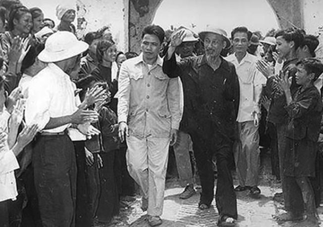 Đám cưới đặc biệt được đích thân Bác Hồ làm chủ hôn, Đại tướng Võ Nguyên Giáp đến dự, cô dâu, chú rể là ai?