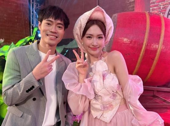 Không chỉ dân mạng, ngay cả mẹ Hòa Minzy cũng cực kì 'ưng' Văn Toàn làm rể